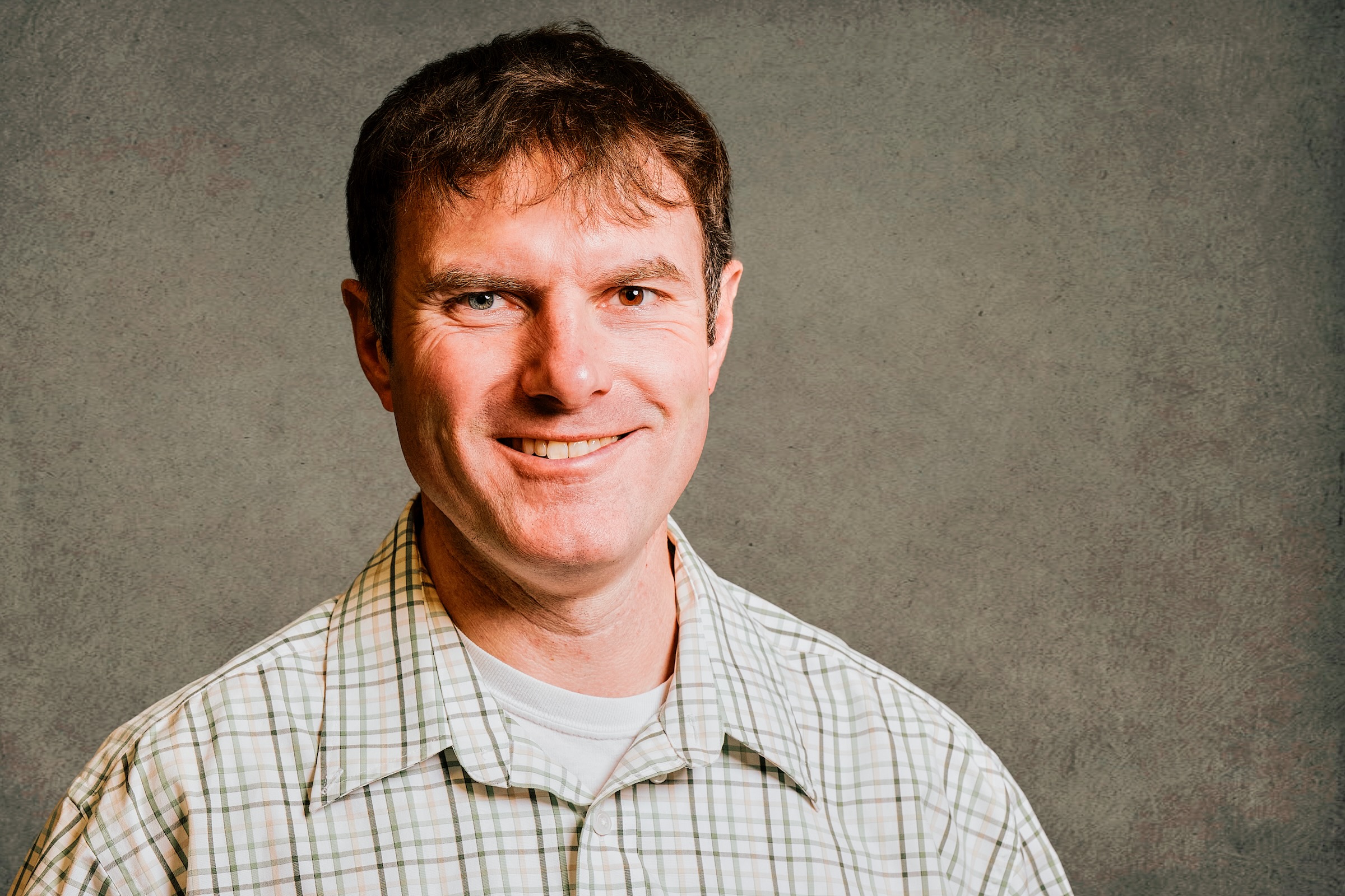 Executive headshot portrait of Matt in Vancouver Washington